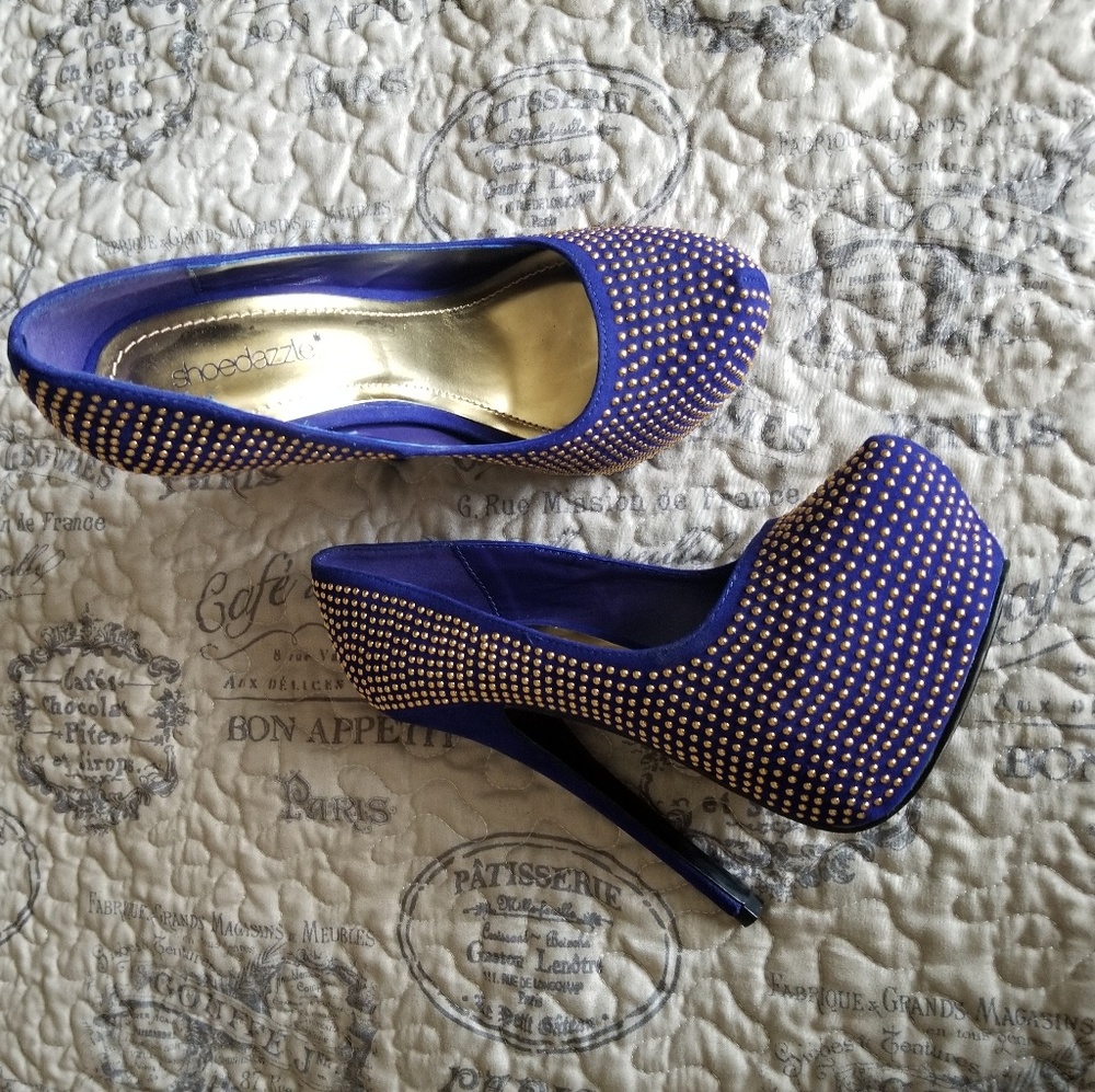 *NEW* Blue Suede Size 7 Heels